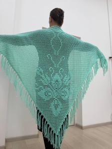 Шаль с орнаментом